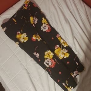 Old Navy Mid Rise Pixie Pants.
